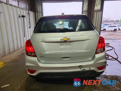 Zdjęcie 6 z 13 samochodu: 2018 CHEVROLET TRAX LS VIN:3GNCJKSB7JL221207 - miniatura