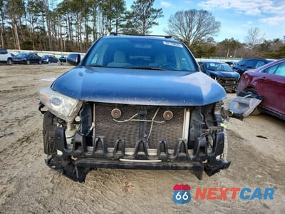 Piąte zdjęcie samochodu w środku: 2011 TOYOTA HIGHLANDER BASE VIN:5TDBK3EHXBS082130 - miniatura
