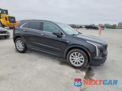 Czwarte zdjęcie samochodu z boku: 2021 CADILLAC XT4 LUXURY VIN:1GYAZAR4XMF026799 - miniatura