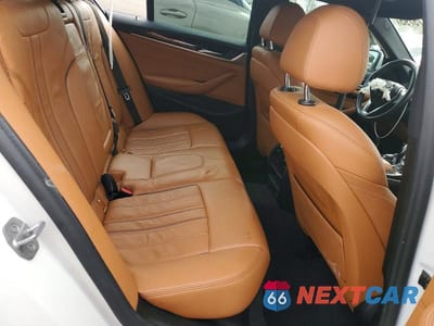 Zdjęcie 10 z 12 samochodu: 2021 BMW 530 I VIN:WBA53BH0XMCG37592 - miniatura