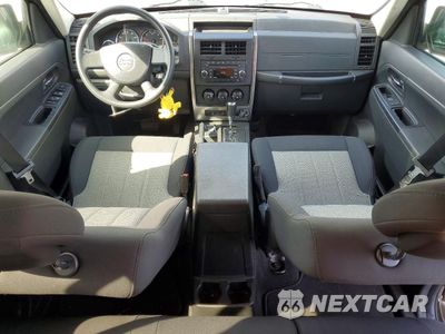 Zdjęcie 8 z 13 samochodu: 2010 JEEP LIBERTY SPORT VIN:1J4PN2GK2AW127389 - miniatura