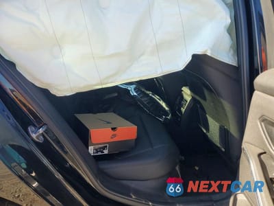 Zdjęcie 10 z 11 samochodu: 2019 BMW 330I VIN:3MW5R1J5XK8B00088 - miniatura