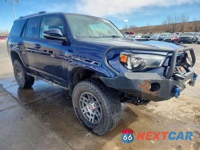 Czwarte zdjęcie samochodu z boku: 2016 TOYOTA 4RUNNER TRAIL PREMIUM VIN:JTEBU5JR5G5381635 - miniatura