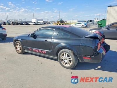 Drugie zdjęcie samochodu z przodu: 2008 FORD MUSTANG VIN:1ZVHT80N385129351 - miniatura