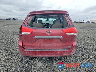 Zdjęcie 6 z 14 samochodu: 2011 TOYOTA SIENNA XLE VIN:5TDDK3DC8BS023818 - miniatura