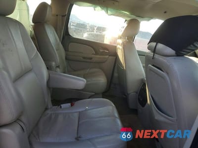 Zdjęcie 11 z 12 samochodu: 2011 CHEVROLET SUBURBAN K1500 LT VIN:1GNSKJE32BR131061 - miniatura