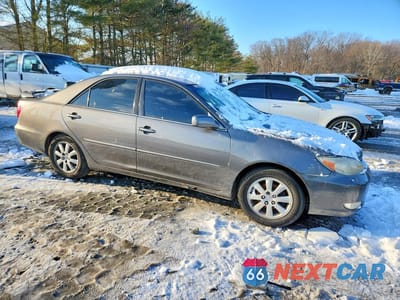 Czwarte zdjęcie samochodu z boku: 2003 TOYOTA CAMRY LE VIN:4T1BE30K73U672322 - miniatura