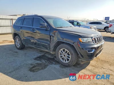 Czwarte zdjęcie samochodu z boku: 2018 JEEP GRAND CHEROKEE LAREDO VIN:1C4RJFAG8JC223308 - miniatura