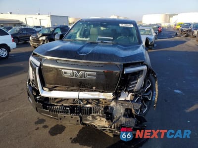 Piąte zdjęcie samochodu w środku: 2025 GMC SIERRA DENALI VIN:1GT10MED0SU412955 - miniatura