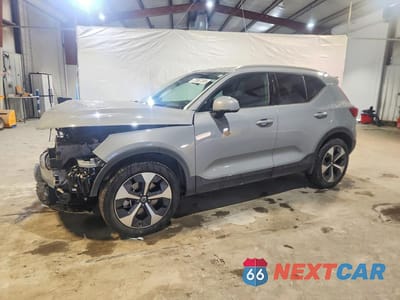 2025 VOLVO XC40 CORE YV4L12UJ6S2475097 - główne zdjęcie licytacji z USA - miniatura