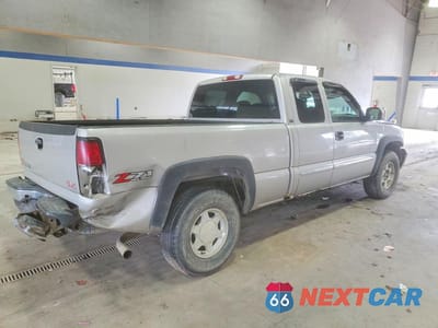 Trzecie zdjęcie samochodu z tyłu: 2004 GMC NEW SIERRA K1500 VIN:2GTEK19T541253067 - miniatura