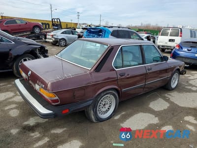 Trzecie zdjęcie samochodu z tyłu: 1985 BMW 528 E AUTOMATIC VIN:WBADK8304F9549918 - miniatura