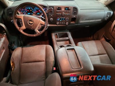 Zdjęcie 8 z 12 samochodu: 2011 CHEVROLET SILVERADO K1500 LT VIN:3GCPKSE34BG375024 - miniatura
