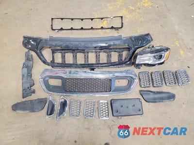 Zdjęcie 13 z 13 samochodu: 2017 JEEP GRAND CHEROKEE OVERLAND VIN:1C4RJFCG6HC750707 - miniatura