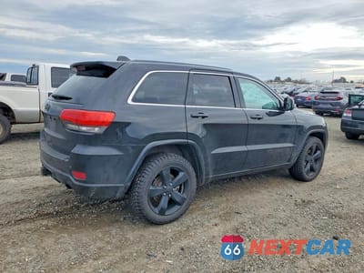 Trzecie zdjęcie samochodu z tyłu: 2015 JEEP GRAND CHEROKEE LAREDO VIN:1C4RJFAG2FC770565 - miniatura