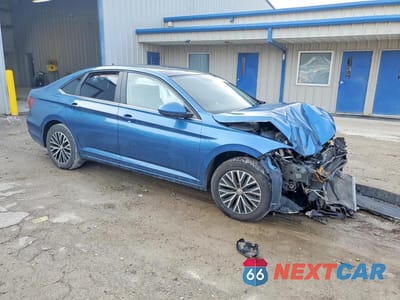 Czwarte zdjęcie samochodu z boku: 2020 VOLKSWAGEN JETTA S VIN:3VWCB7BU4LM004082 - miniatura