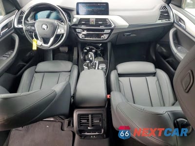 Zdjęcie 8 z 14 samochodu: 2021 BMW X3 XDRIVE30E VIN:5UXTS1C0XM9E85369 - miniatura
