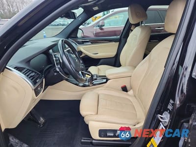 Zdjęcie 7 z 12 samochodu: 2021 BMW X3 XDRIVE30E VIN:5UXTS1C04M9D71416 - miniatura