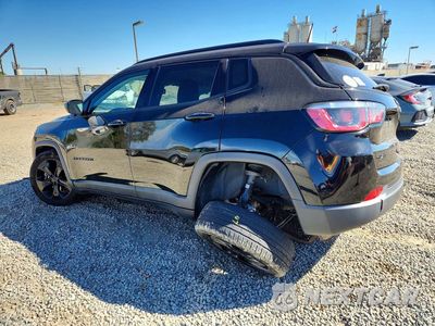Drugie zdjęcie samochodu z przodu: 2019 JEEP COMPASS LATITUDE VIN:3C4NJDBBXKT740704 - miniatura