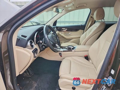 Zdjęcie 7 z 12 samochodu: 2016 MERCEDES-BENZ GLC 300 4MATIC VIN:WDC0G4KB7GF082425 - miniatura