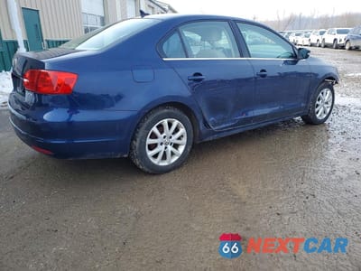 Trzecie zdjęcie samochodu z tyłu: 2013 VOLKSWAGEN JETTA SE VIN:3VWDP7AJ8DM449827 - miniatura