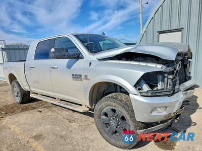 Czwarte zdjęcie samochodu z boku: 2018 RAM 2500 SLT VIN:3C6UR5ML8JG169664 - miniatura