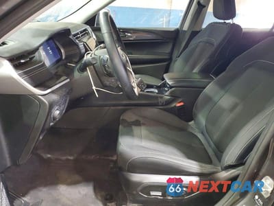 Zdjęcie 7 z 13 samochodu: 2021 JEEP GRAND CHEROKEE L LAREDO VIN:1C4RJKAG7M8169113 - miniatura