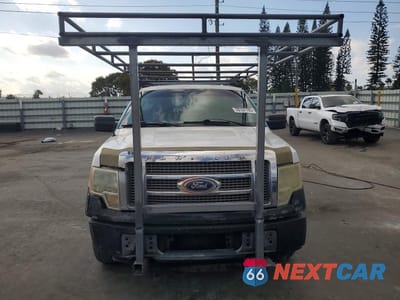 Piąte zdjęcie samochodu w środku: 2010 FORD F150 SUPER CAB VIN:1FTEX1EW4AFB10925 - miniatura