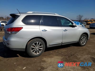 Trzecie zdjęcie samochodu z tyłu: 2016 NISSAN PATHFINDER SL VIN:5N1AR2MM5GC652572 - miniatura