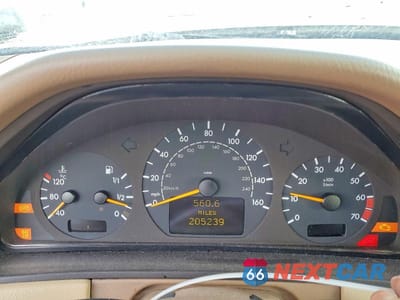 Zdjęcie 9 z 12 samochodu: 2001 MERCEDES-BENZ E 430 VIN:WDBJF83J61X050690 - miniatura