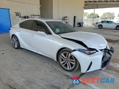 Czwarte zdjęcie samochodu z boku: 2024 LEXUS IS 300 BASE VIN:JTHCA1D2XR5131284 - miniatura