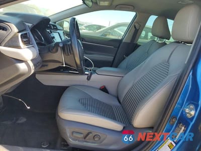 Zdjęcie 7 z 13 samochodu: 2018 TOYOTA CAMRY L VIN:4T1B11HK2JU154569 - miniatura