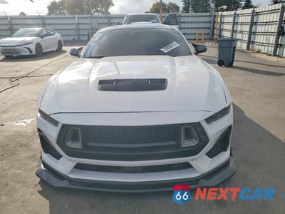 Piąte zdjęcie samochodu w środku: 2025 FORD MUSTANG GT VIN:1FA6P8CF1S5407440 - miniatura