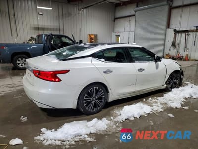 Trzecie zdjęcie samochodu z tyłu: 2016 NISSAN MAXIMA PLATINUM VIN:1N4AA6AP4GC399980 - miniatura