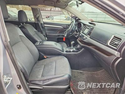 Zdjęcie 7 z 12 samochodu: 2015 TOYOTA HIGHLANDER LE VIN:5TDBKRFH1FS223934 - miniatura