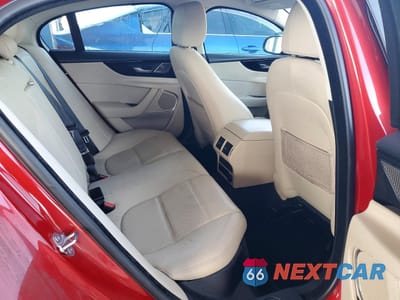 Zdjęcie 10 z 12 samochodu: 2020 JAGUAR XE S VIN:SAJAE4FX5LCP63265 - miniatura