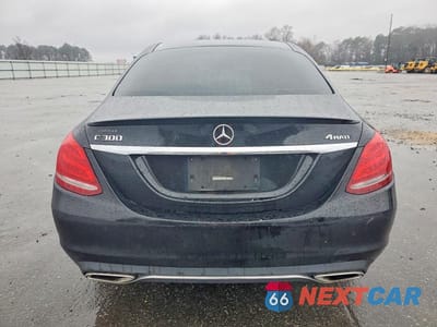 Zdjęcie 6 z 12 samochodu: 2015 MERCEDES-BENZ C 300 4MATIC VIN:55SWF4KBXFU068622 - miniatura