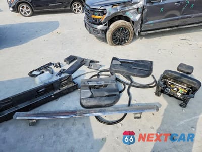 Zdjęcie 12 z 13 samochodu: 2023 FORD F350 SUPER DUTY VIN:1FT8W3DT6PEE01542 - miniatura
