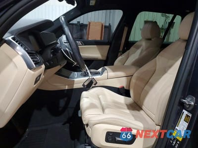 Zdjęcie 7 z 11 samochodu: 2019 BMW X5 XDRIVE40I VIN:5UXCR6C59KLL01556 - miniatura