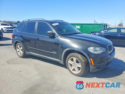 Czwarte zdjęcie samochodu z boku: 2012 BMW X5 XDRIVE35I VIN:5UXZV4C58CL991909 - miniatura