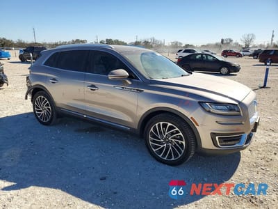 Czwarte zdjęcie samochodu z boku: 2020 LINCOLN NAUTILUS RESERVE VIN:2LMPJ6K97LBL26214 - miniatura