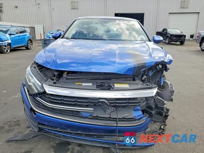 Piąte zdjęcie samochodu w środku: 2022 VOLKSWAGEN JETTA SE VIN:3VW7M7BU9NM013391 - miniatura