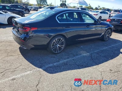 Trzecie zdjęcie samochodu z tyłu: 2022 BMW 530E VIN:WBA13AG02NCK12246 - miniatura