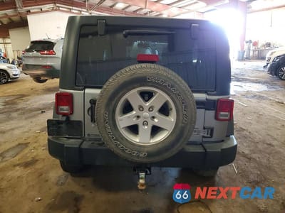 Zdjęcie 6 z 13 samochodu: 2016 JEEP WRANGLER UNLIMITED SPORT VIN:1C4BJWDG8GL329666 - miniatura