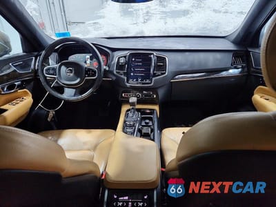 Zdjęcie 8 z 12 samochodu: 2017 VOLVO XC90 T6 VIN:YV4A22PK5H1132840 - miniatura