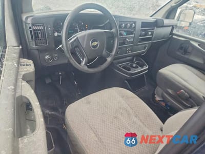 Zdjęcie 8 z 12 samochodu: 2011 CHEVROLET EXPRESS G1500 LS VIN:1GNSGBF44B1169517 - miniatura