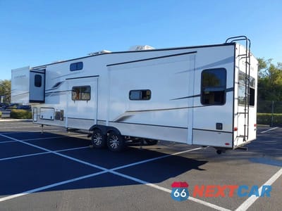 Trzecie zdjęcie samochodu z tyłu: 2023 KEYSTONE COUGAR CAMPER VIN:4YDFCGS24PF507447 - miniatura