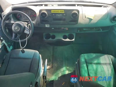 Zdjęcie 8 z 12 samochodu: 2019 MERCEDES-BENZ SPRINTER 2500 VIN:WD4PF1CD1KP111805 - miniatura