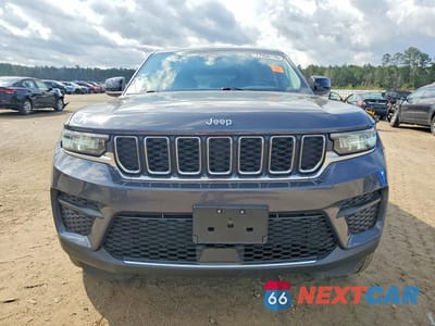 Piąte zdjęcie samochodu w środku: 2023 JEEP GRAND CHEROKEE LAREDO VIN:1C4RJHAG7P8910674 - miniatura