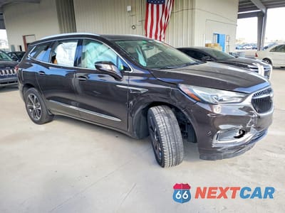 Czwarte zdjęcie samochodu z boku: 2018 BUICK ENCLAVE ESSENCE VIN:5GAERBKW1JJ217319 - miniatura